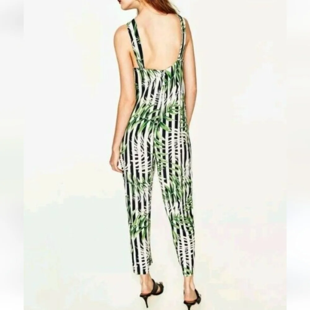 Zara Trafaluc Romper Jumper capri length halter top sleeveless palm leaf print